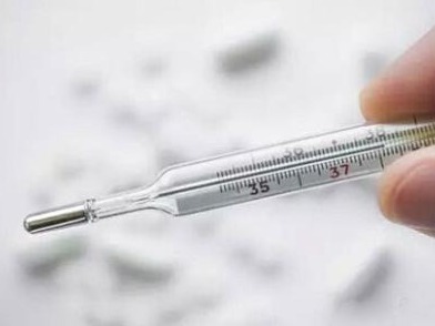 （重）深圳一女子不肯量体温还打保安 结果被拘留7日