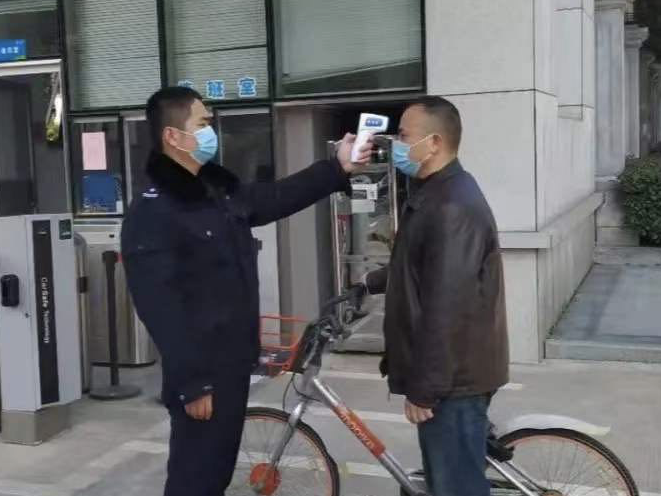 这家公司遍布湖北数十个项目里，不仅有坚守，还有智慧、勇敢与兄弟情！