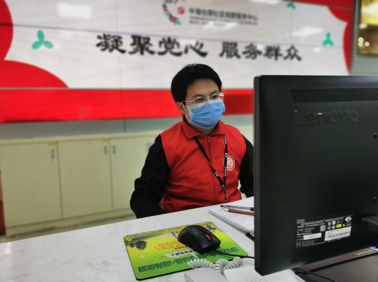 抗疫凡人歌 | “我还年轻，让我来！”一位网格员的防疫108小时