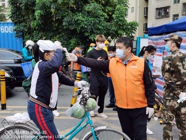 龙华数学教师主动报名抗疫一线，用行动诠释最好的榜样教育