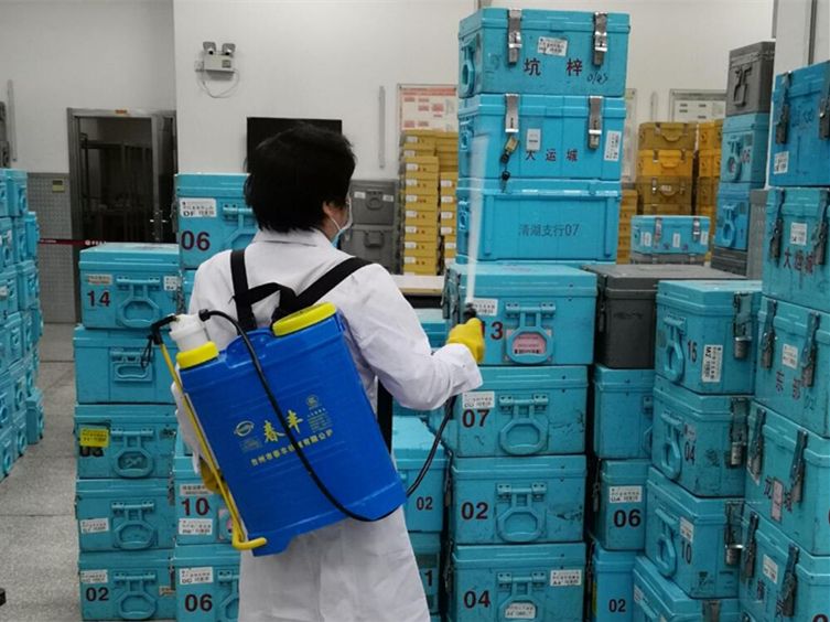 （重稿）钱币怎么消毒？原来银行是这么做的!