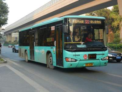 深圳200多条公交暂停营运，其他线路减少班次延长间隔