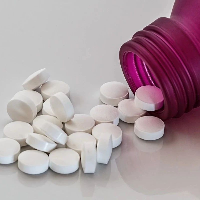 广东省新冠肺炎防控指挥办科研攻关组下发磷酸氯喹临床研究试用建议：仅限于新冠肺炎确诊患者治疗  