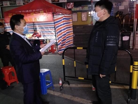 深圳男子不测体温还打人，调解员耐心释法化纠纷