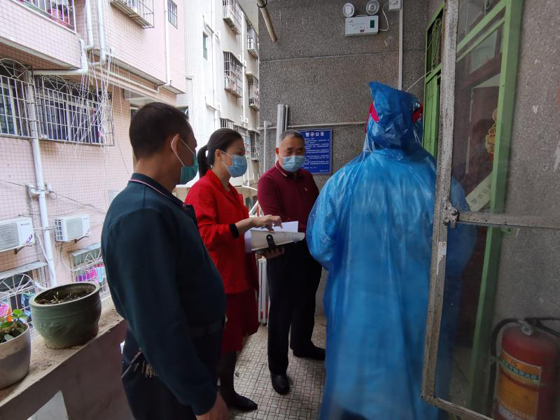 西乡街道西乡社区：用聊家常方式劝导居家观察人员