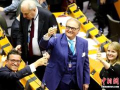 英国正式“脱欧” 欧英关系转入过渡期