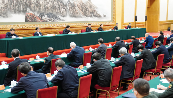中央直通基层的特别会议上，习近平为何要提到这些人？