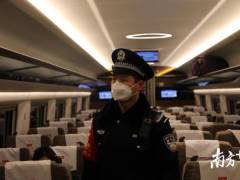战“疫”前方的深铁民警：加大巡查，为确保旅客出行安全