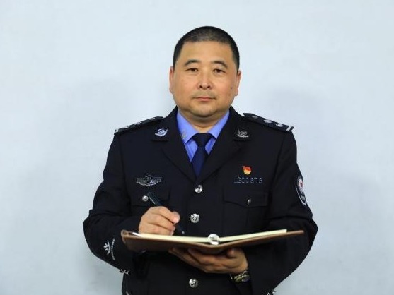 水径社区网格员：“泪点低”的老窦暖了社区朋友的心
