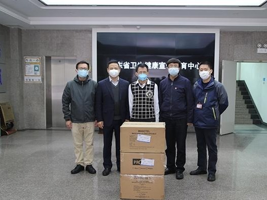 盐田街道社会各界自发捐赠防护物资 助力一线战疫