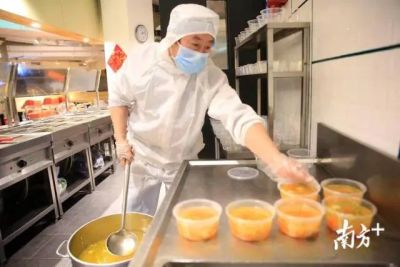深圳集体用餐配送单位增至141家，收到近3万份订餐需求  