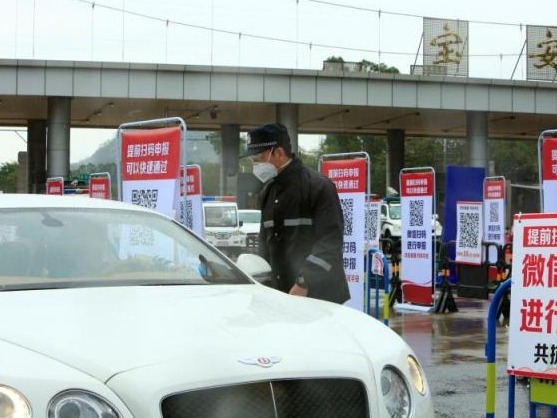 低温下，有一群人坚守城市“大门”