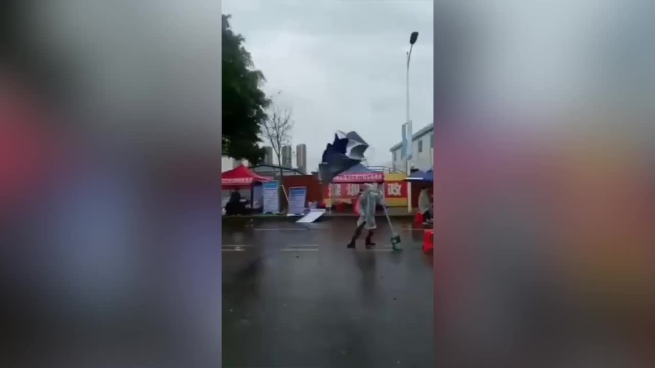 寒潮携风雨来袭，深圳防疫工作者们依然坚守在岗