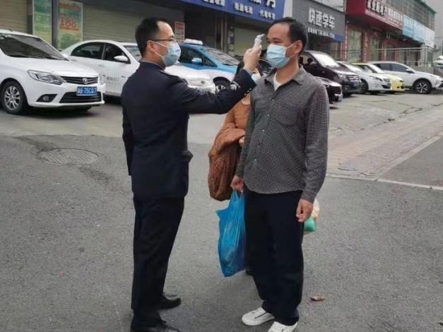 封封家书寄托思念 大浪网格“战士”收到最暖心礼物 