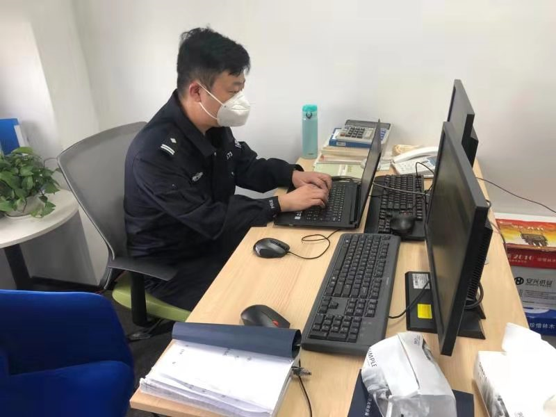 李春时:把牵挂埋心底，把坚守留给工作