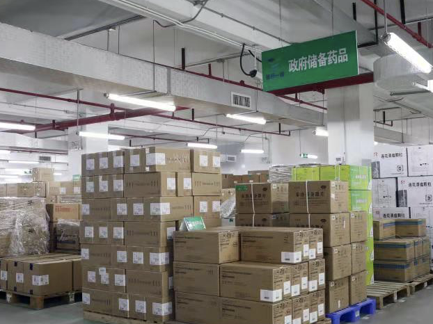 国药一致千方百计保证深圳抗疫药品和器械供应， 防护服和口罩依然短缺