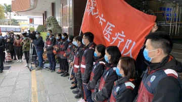 深圳首批支援湖北医疗队出发！全队共13名医护人员，队长曾参加抗击非典