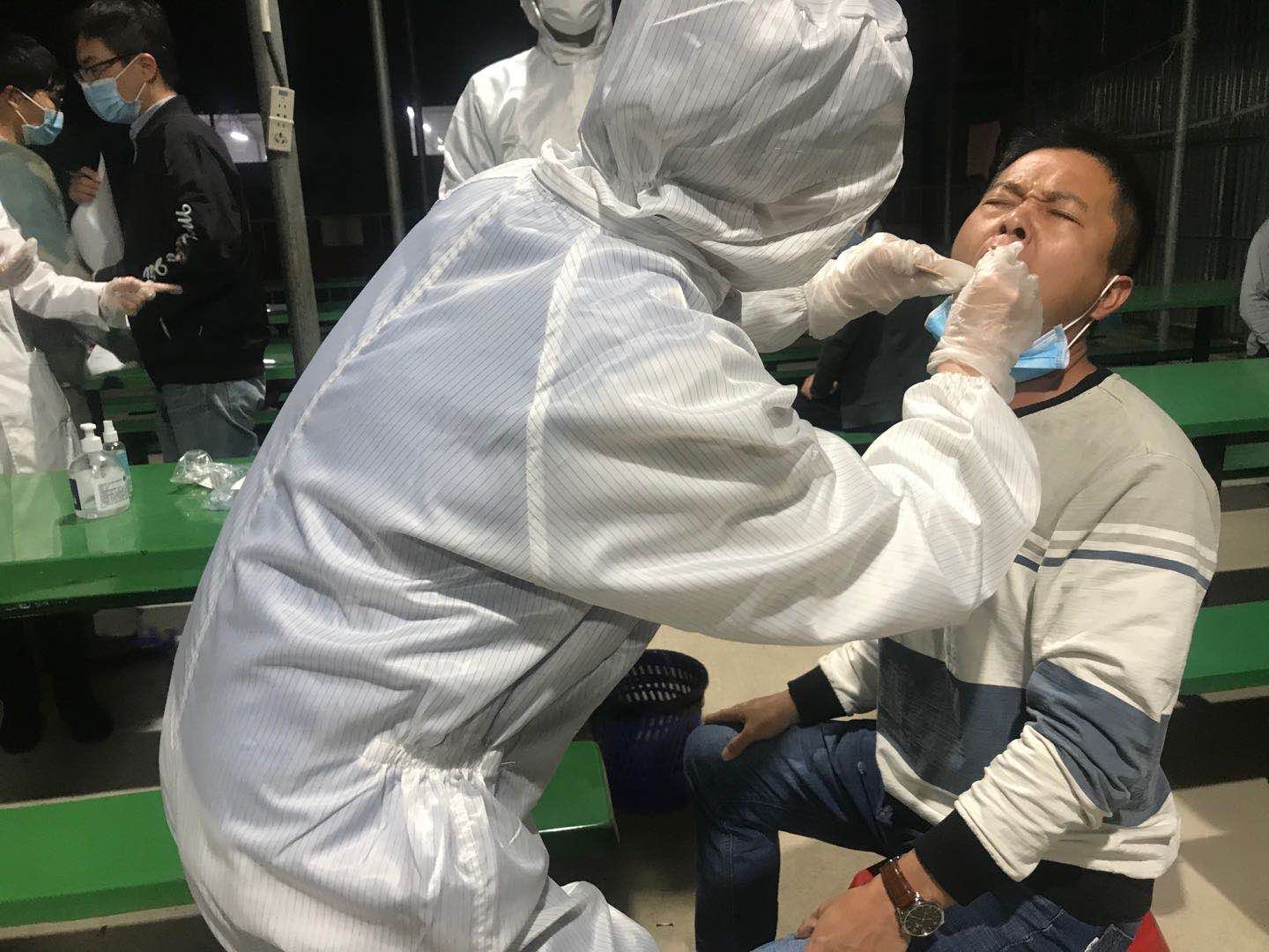 核酸检测进工地  工友上岗更安心