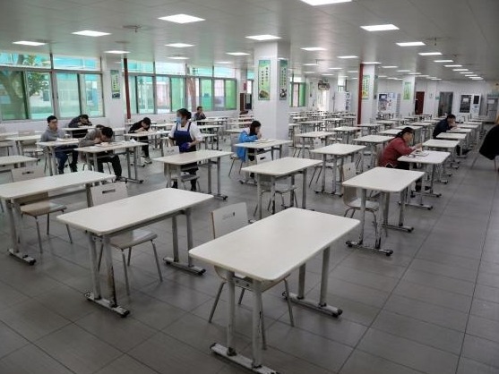 直击坪地复工企业：食堂变“考场”，员工称有安全感
