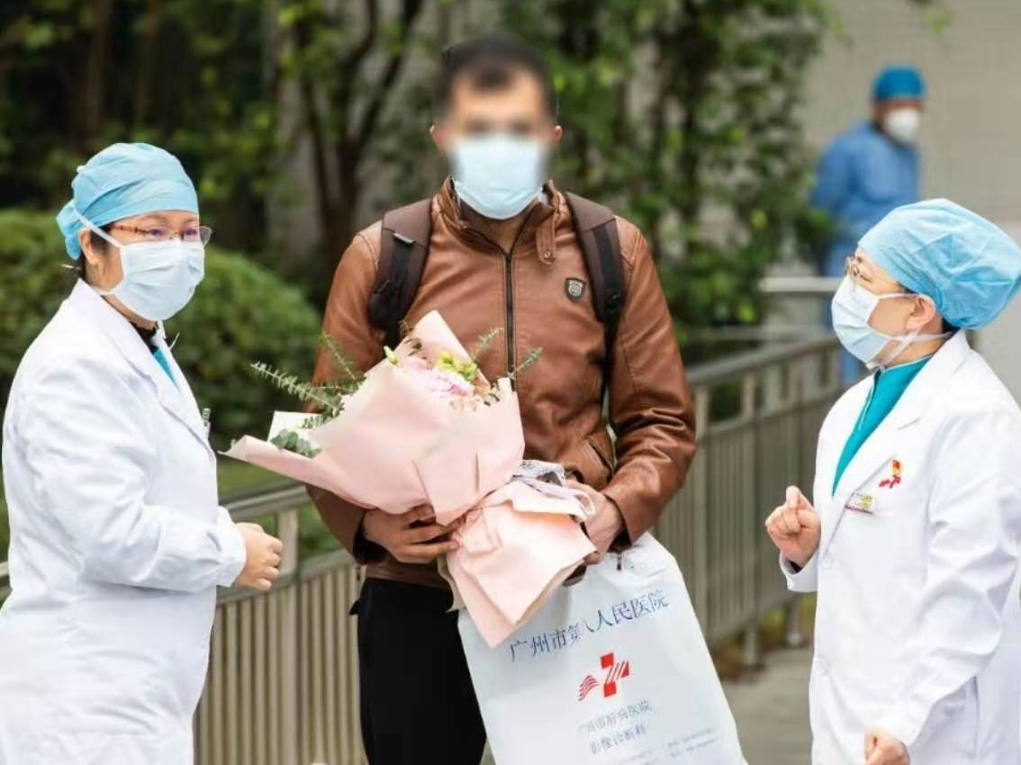 广州首例外籍新冠肺炎患者治愈出院