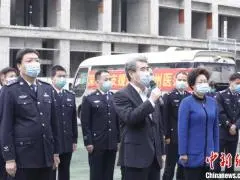 深圳第四批医疗队出征湖北荆州 队长曾参加抗击非典