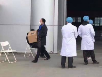 武汉政府办公厅回应工作人员领防护口罩 