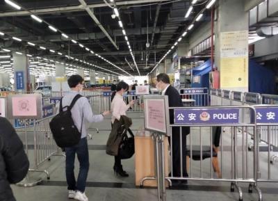 福田汽车站用“一扫清”系统确保防控工作不漏一人
