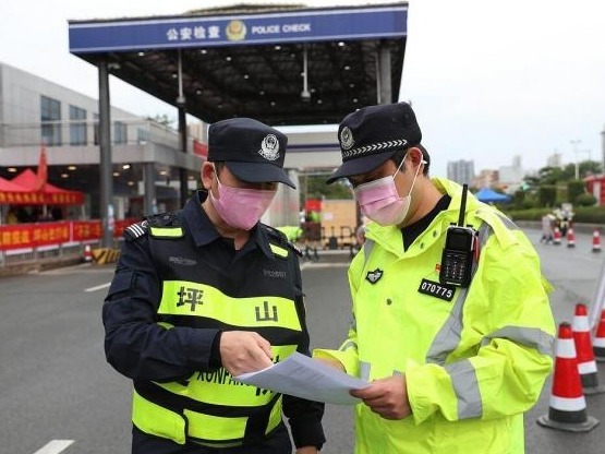民警刘观石：坚守深圳东北大门，有防又有爱！