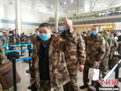 黑龙江省首次民航包机向省外输送务工人员