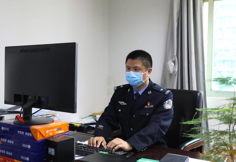 防疫一线的警察群像丨经侦支队五大队陈昌远：“作为一名党员，关键时候，我必须上”