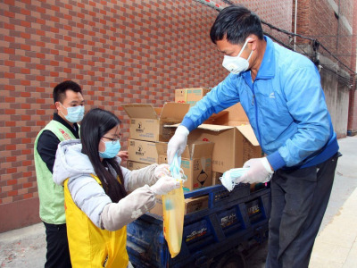 东莞道滘两热心村民匿名捐赠 3000余名村民收到健康礼包