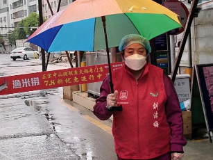  战疫深圳人 | 龙城街道“五老”志愿者队伍助力抗疫