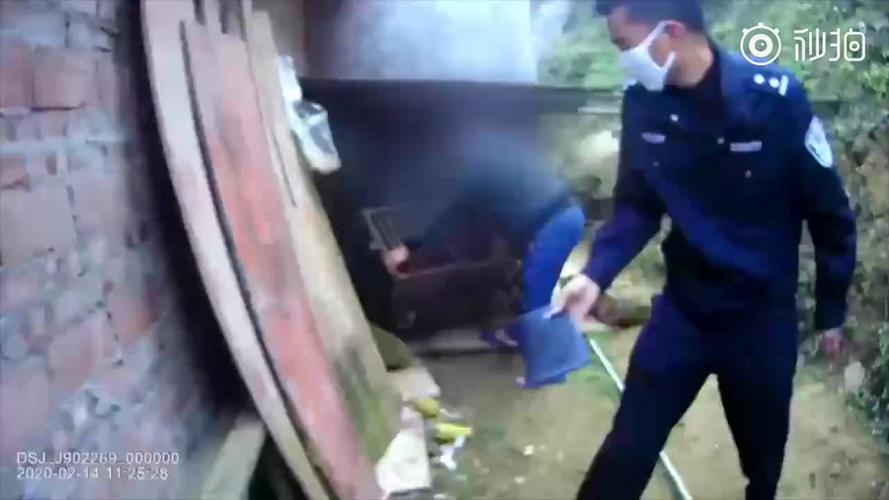 胆真大！疫情当前男子贩卖猴子 还没出手就被抓了
