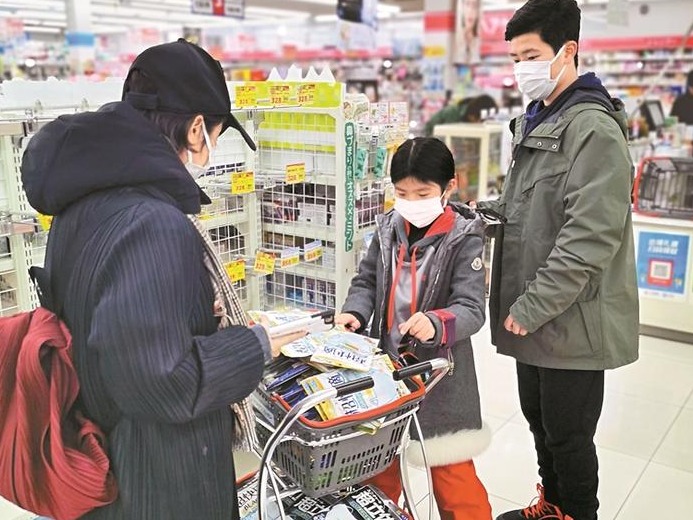 深圳设计师赵卉洲日本扫货 3天购买5000多只口罩捐给湖北