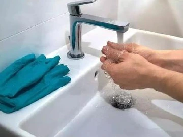 梅沙海关“绿色通道”助消毒液生产企业复工