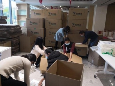 深圳市捐助中心分三批向社区发放防疫物资