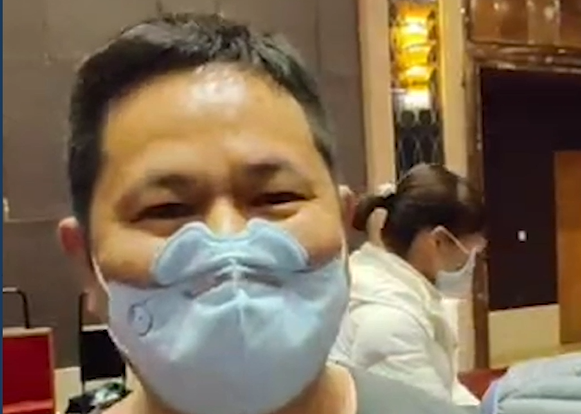 读特记者直击武汉战疫 | 一线防护设备如何穿戴？记者体验