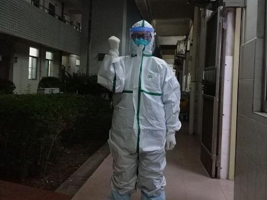 做逆风奔跑的天使——记录我在感染科隔离病房工作的日子