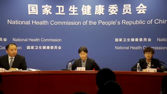 儿科专家：家长别用嘴吹食物或喂食