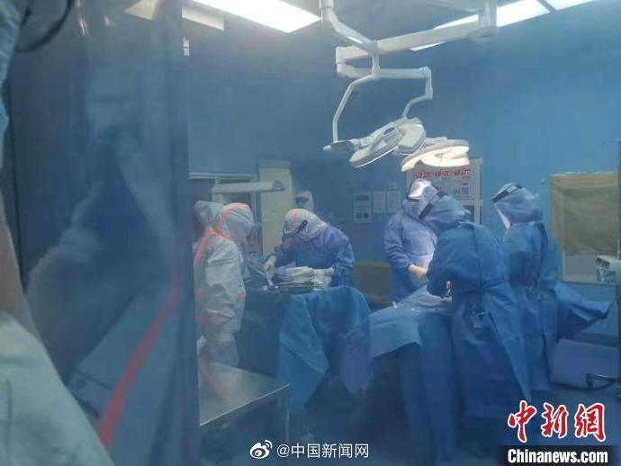 湖北副省长：医护人员为节约防护服用尿不湿 我们非常揪心