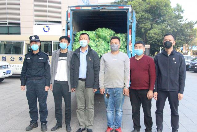 医疗手套、蔬菜、防疫物资，龙城大批爱心人士捐赠助力抗疫狙击战