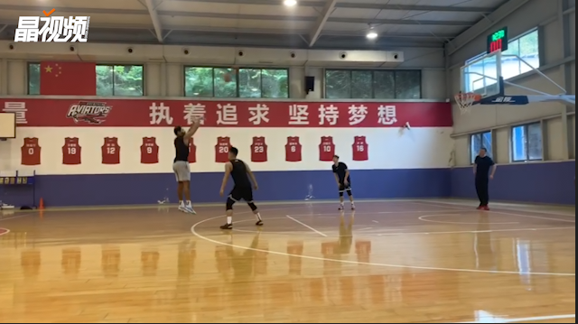 深圳领航者封闭训练备战排位，等待赛季重启冲刺季后赛