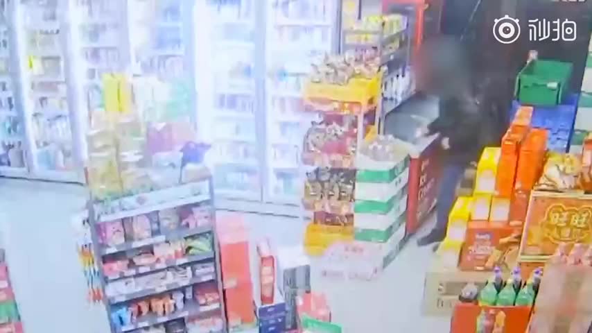 男子抢劫2000多元后又如数归还：为这点钱坐牢不值得
