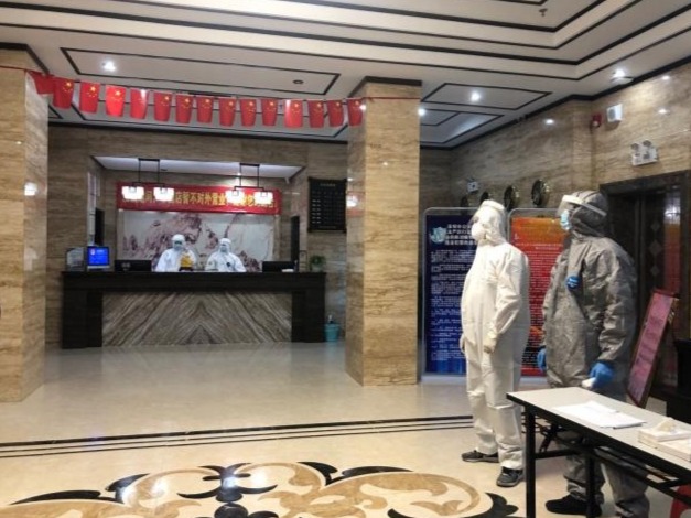 “专车司机”“呆萌机器人”……坪山街道贴心服务暖人心