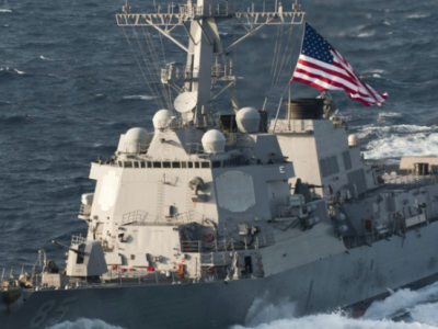 国防部：美方一再派遣军舰军机在南海挑衅，中方坚决反对