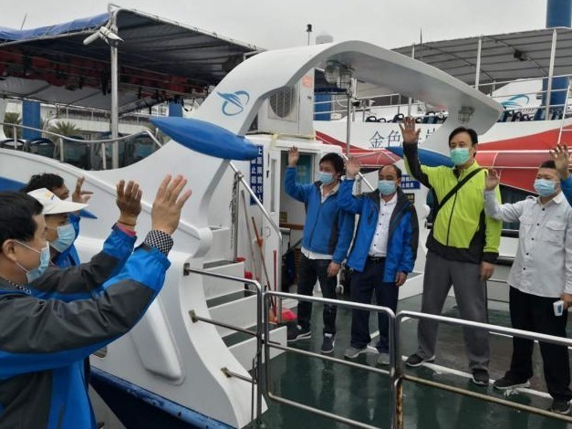 “盐田至南澳”海上交通往返航线今日复航，首位乘客独享海上风光