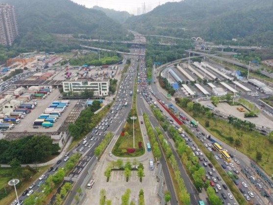 深圳早高峰车流量已高于去年12月，交警呼吁绿色出行