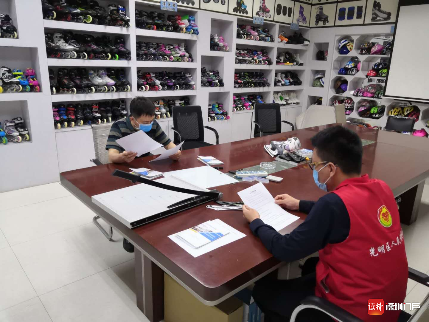 凤凰街道社区法律顾问 助力恢复社会经济发展秩序