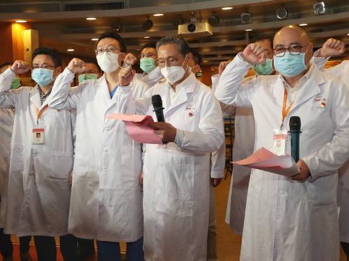 55年党龄钟南山庄严领誓：现在正是需要党员站出来的时候！