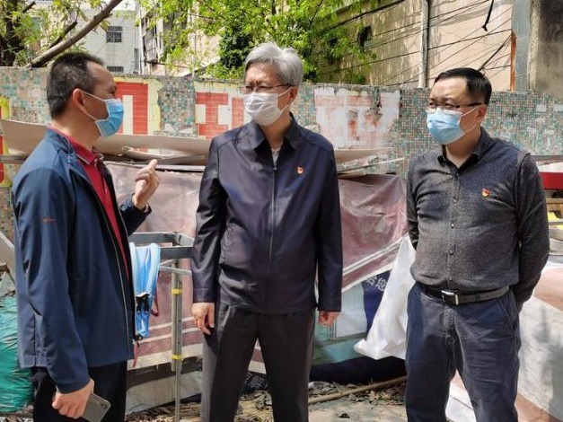 龙岗区级河长调研园山，推进暗渠暗涵、沿河隐患构筑物整治